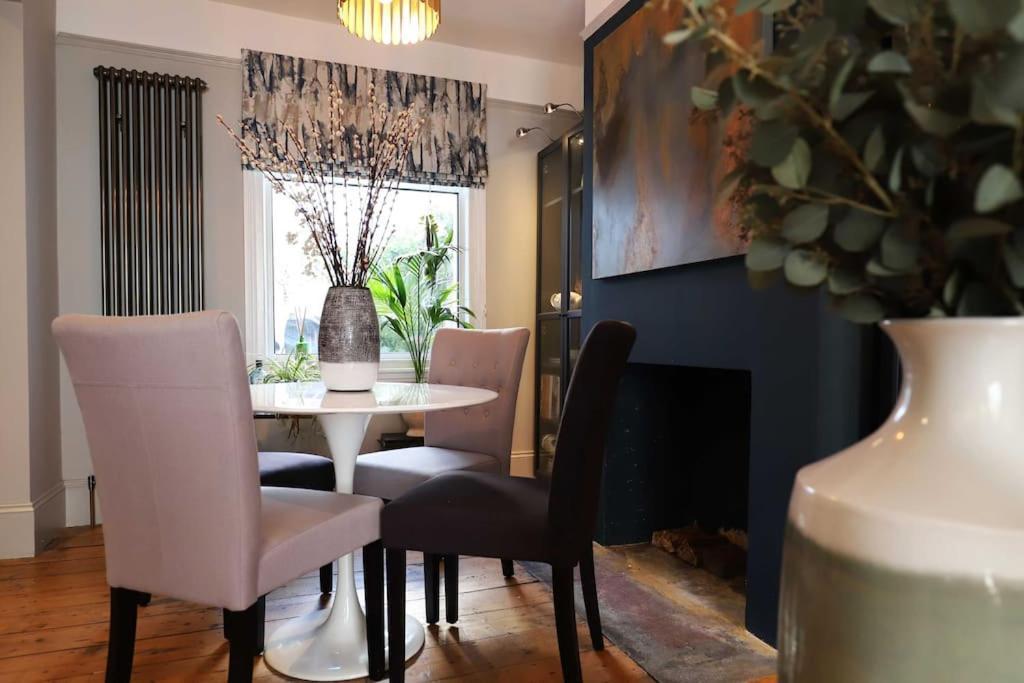 Stylish Townhouse 15 Mins To Laines & Seafront Villa Brighton Екстериор снимка