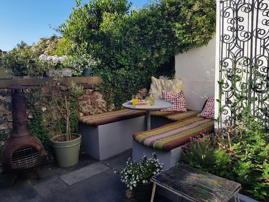 Stylish Townhouse 15 Mins To Laines & Seafront Villa Brighton Екстериор снимка