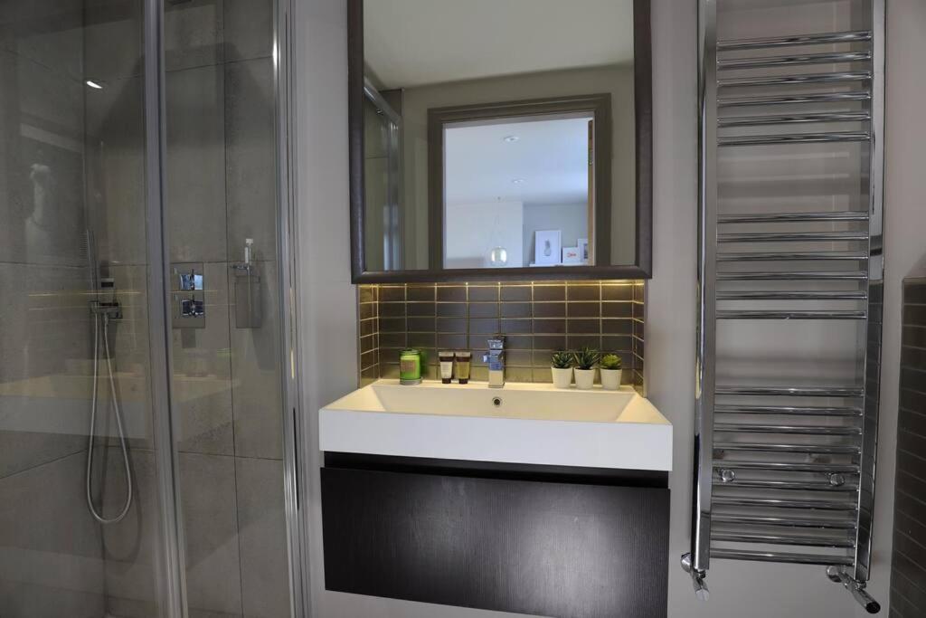 Stylish Townhouse 15 Mins To Laines & Seafront Villa Brighton Екстериор снимка