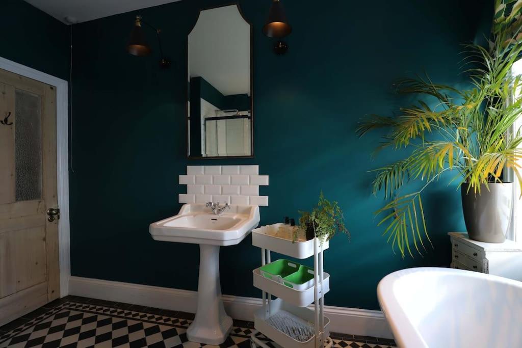 Stylish Townhouse 15 Mins To Laines & Seafront Villa Brighton Екстериор снимка