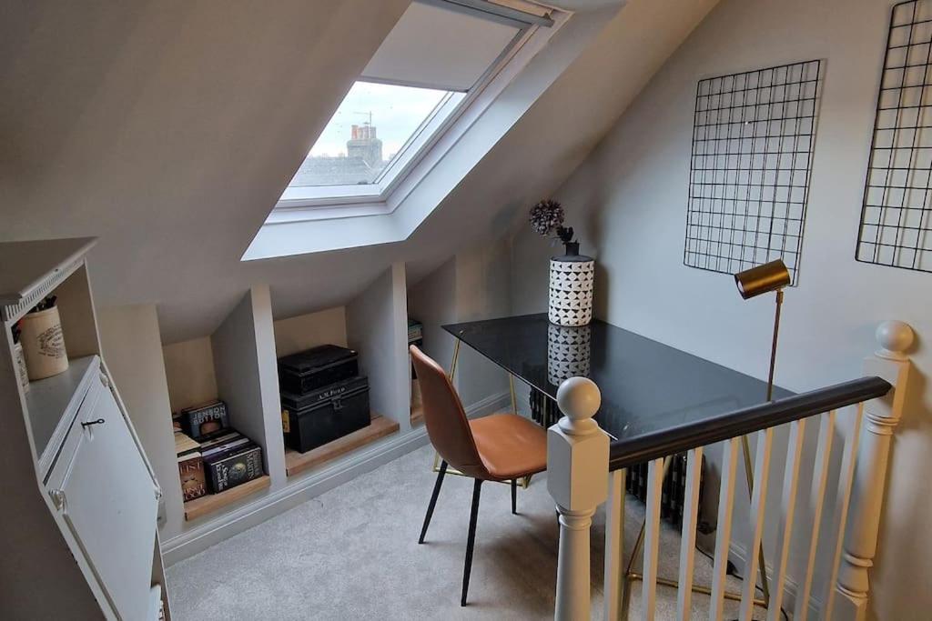 Stylish Townhouse 15 Mins To Laines & Seafront Villa Brighton Екстериор снимка